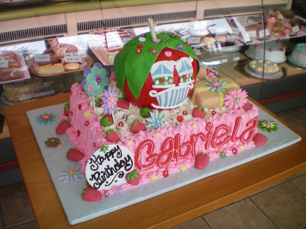 Cakes By Happy Eatery » Strawberry Shortcake House